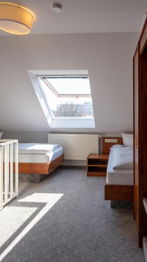 Hotel Am Uenglinger Tor Stendal Exteriör bild