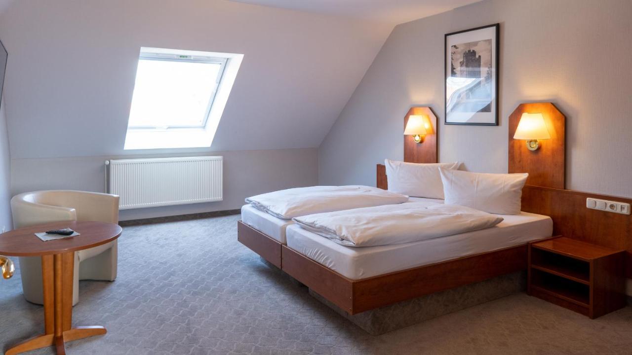 Hotel Am Uenglinger Tor Stendal Exteriör bild
