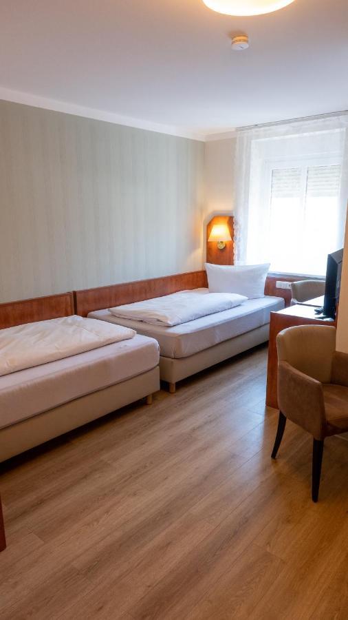 Hotel Am Uenglinger Tor Stendal Exteriör bild
