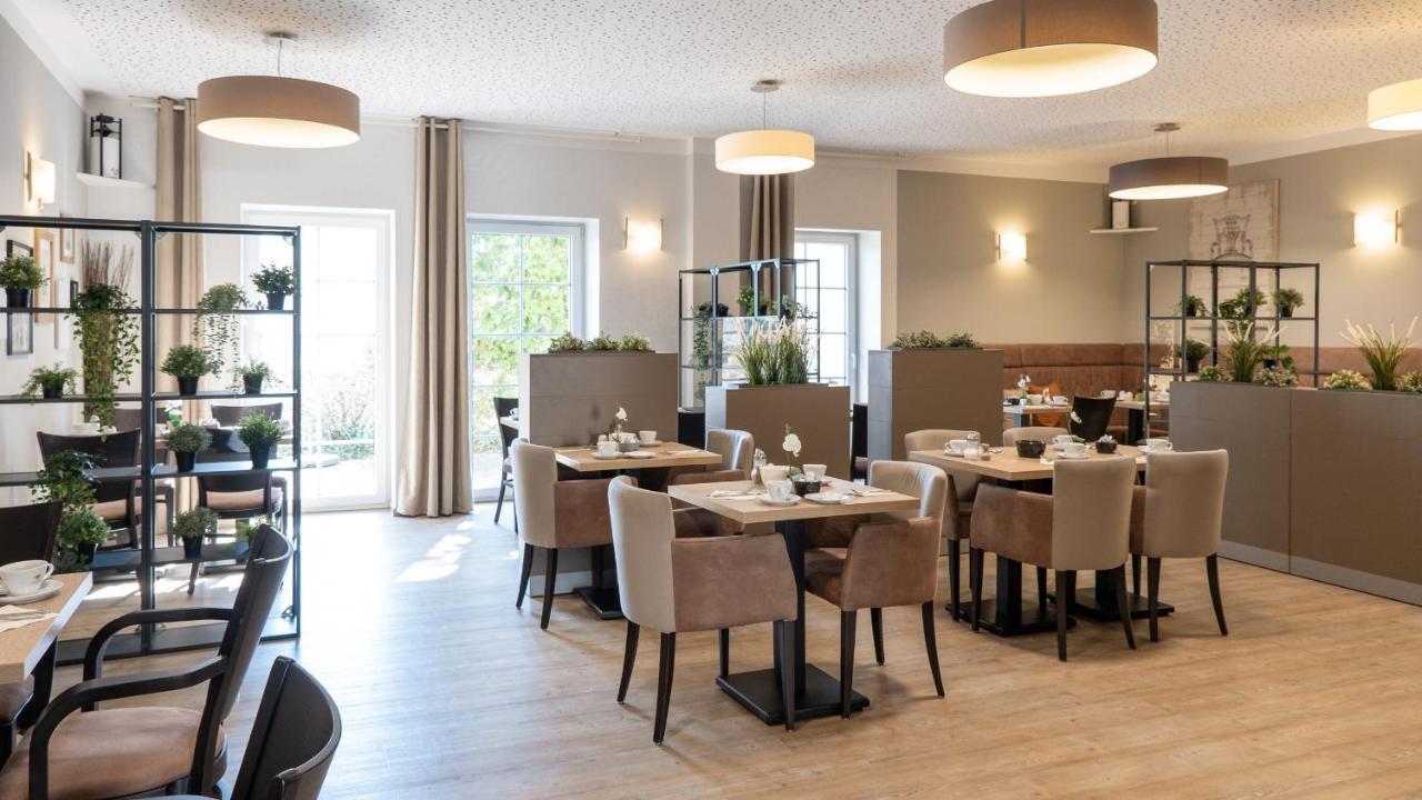 Hotel Am Uenglinger Tor Stendal Exteriör bild