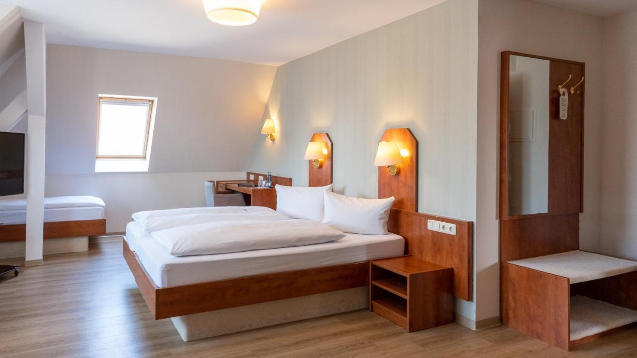 Hotel Am Uenglinger Tor Stendal Exteriör bild