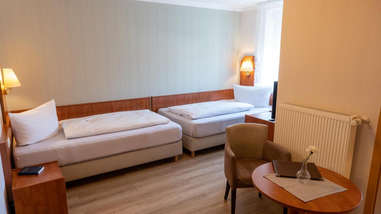 Hotel Am Uenglinger Tor Stendal Exteriör bild