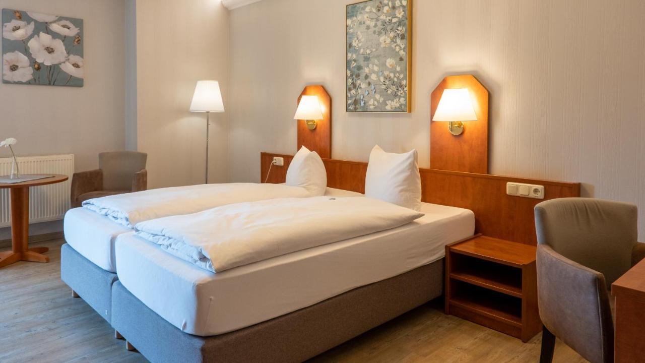 Hotel Am Uenglinger Tor Stendal Exteriör bild
