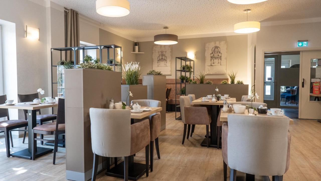 Hotel Am Uenglinger Tor Stendal Exteriör bild