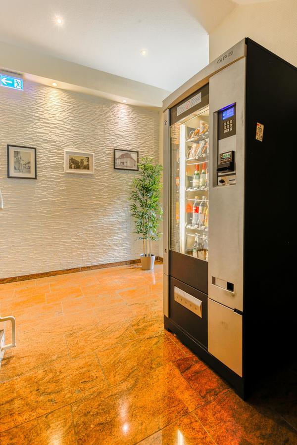 Hotel Am Uenglinger Tor Stendal Exteriör bild